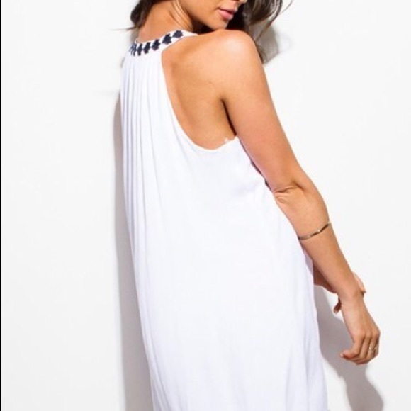 ❣️ Sale was 45$ down sizing ❣️ Embroidered tassel dress - Picture 6 of 8